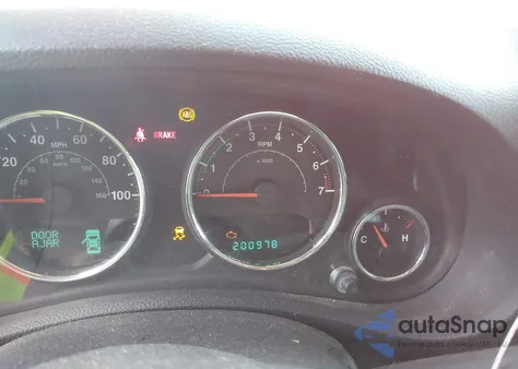 2014 Jeep Wrangler Unlimited Sahara z USA, uszkodzony, nr VIN 1C4BJWEGXEL168913